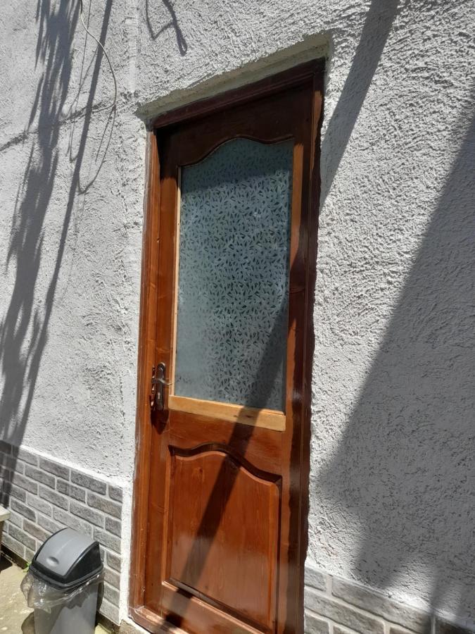 Guesthouse Bordschomi Exterior foto
